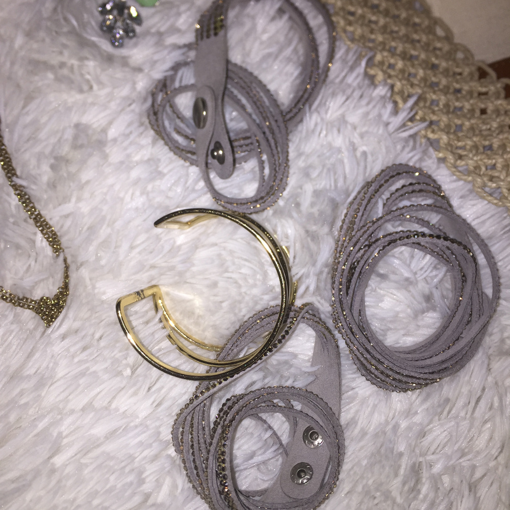 Cool Assorted Accessories Bundle! - image 4